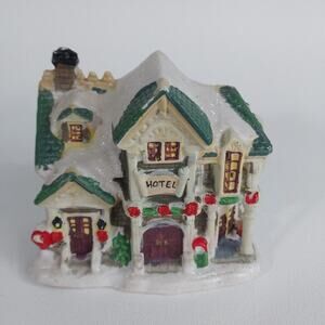 Cobblestone Corners 2004 Windham Heights Hotel‎ Christmas Village Snow Covered